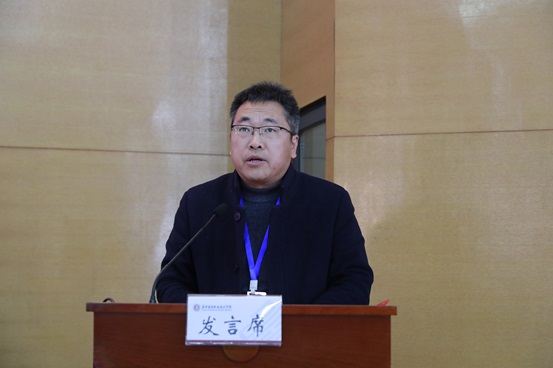 3.袁维见作第五届工会工作报告.jpg