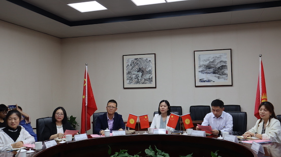 会议现场1.JPG