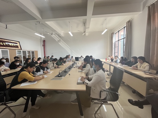 1668649304821275.jpg 学习会议现场_副本.jpg