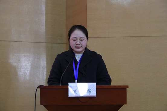 6.高叶青代表新一届工会委员会发言.jpg