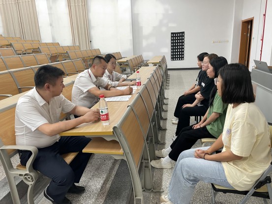 1662248312363386.jpg 经济与管理分院成功举办浙江稠州商业银行专场招聘宣讲会1(1).jpg